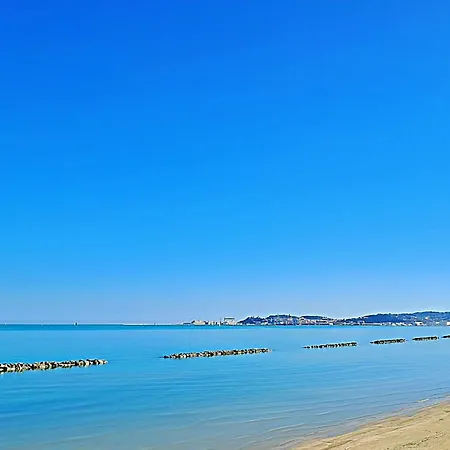 Riviera Del Conero, 4 Camere, 14 Letti * Falconara Marittima