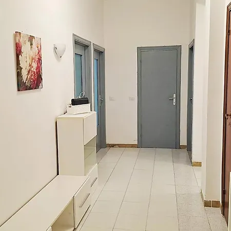 Riviera Del Conero, 4 Camere, 14 Letti *