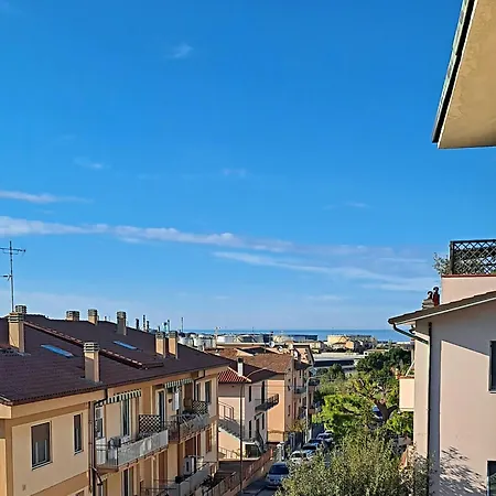 Riviera Del Conero, 4 Camere, 14 Letti *