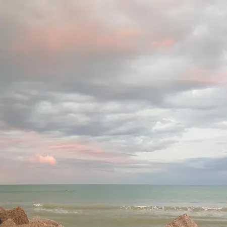 Riviera Del Conero, 4 Camere, 14 Letti *